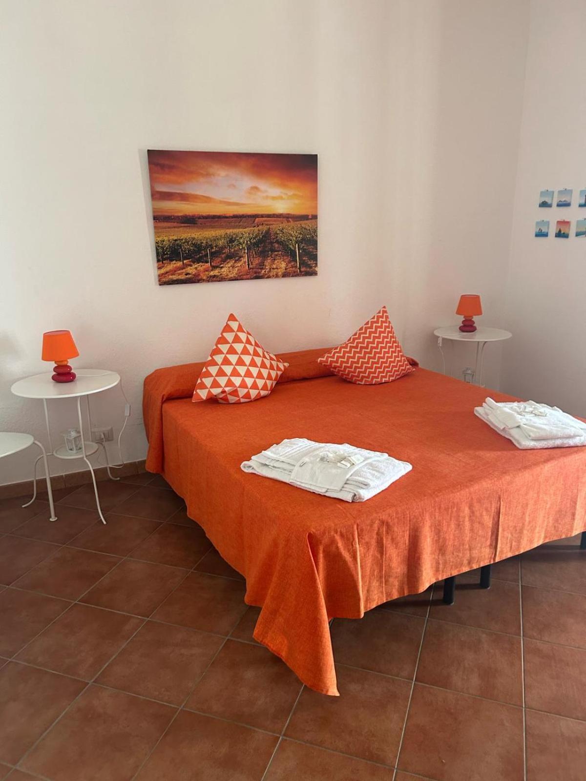 Salina Castel Vinci Villa Rinella Room photo